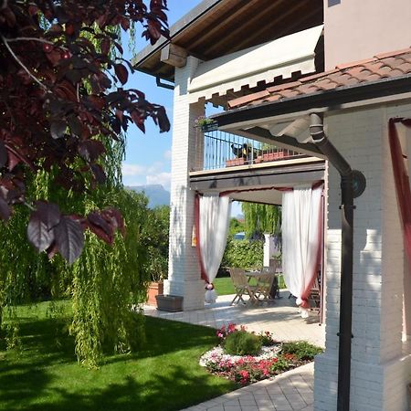 Asso Bed & Breakfast Манерба дел Гарда Екстериор снимка